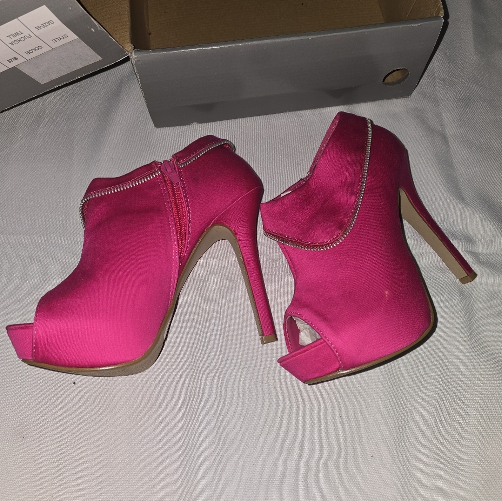 NEW VINTAGE CHARLOTTE RUSSE BOOTIES - Picture 2 of 5